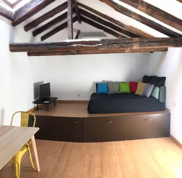 Buhardilla En El Madrid De Los Austrias Apartman Kültér fotó