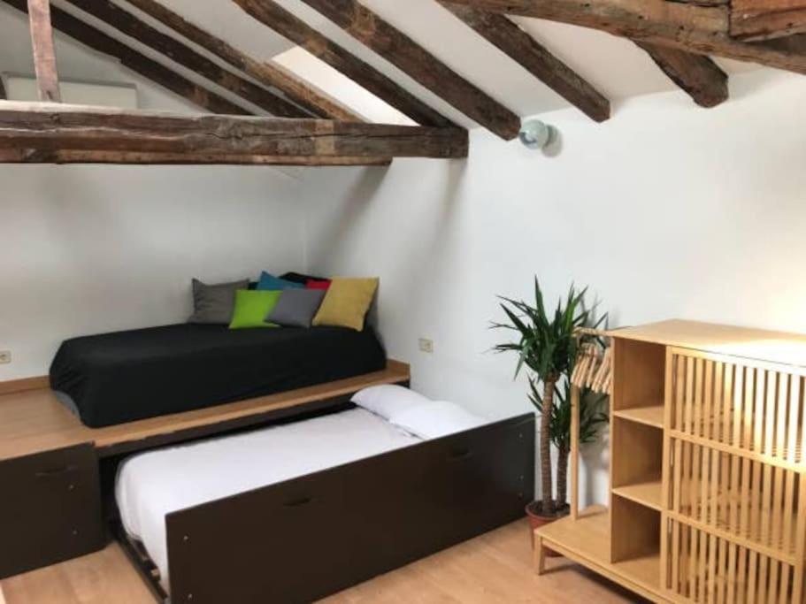 Buhardilla En El Madrid De Los Austrias Apartman Kültér fotó
